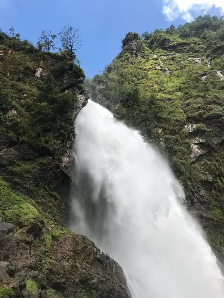 Un pasadía de Ensueño: Salto de Candelas